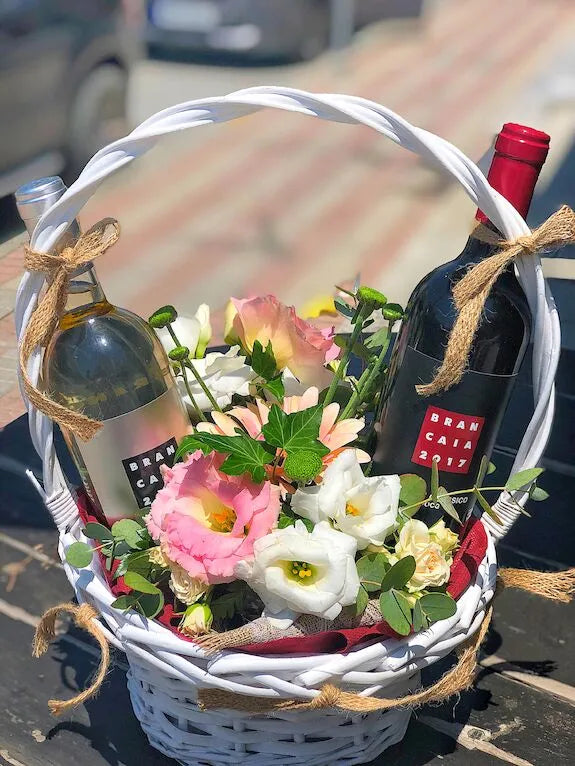 Basket White with flowers