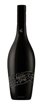 Mollydooker Velvet Glove Shiraz 2011